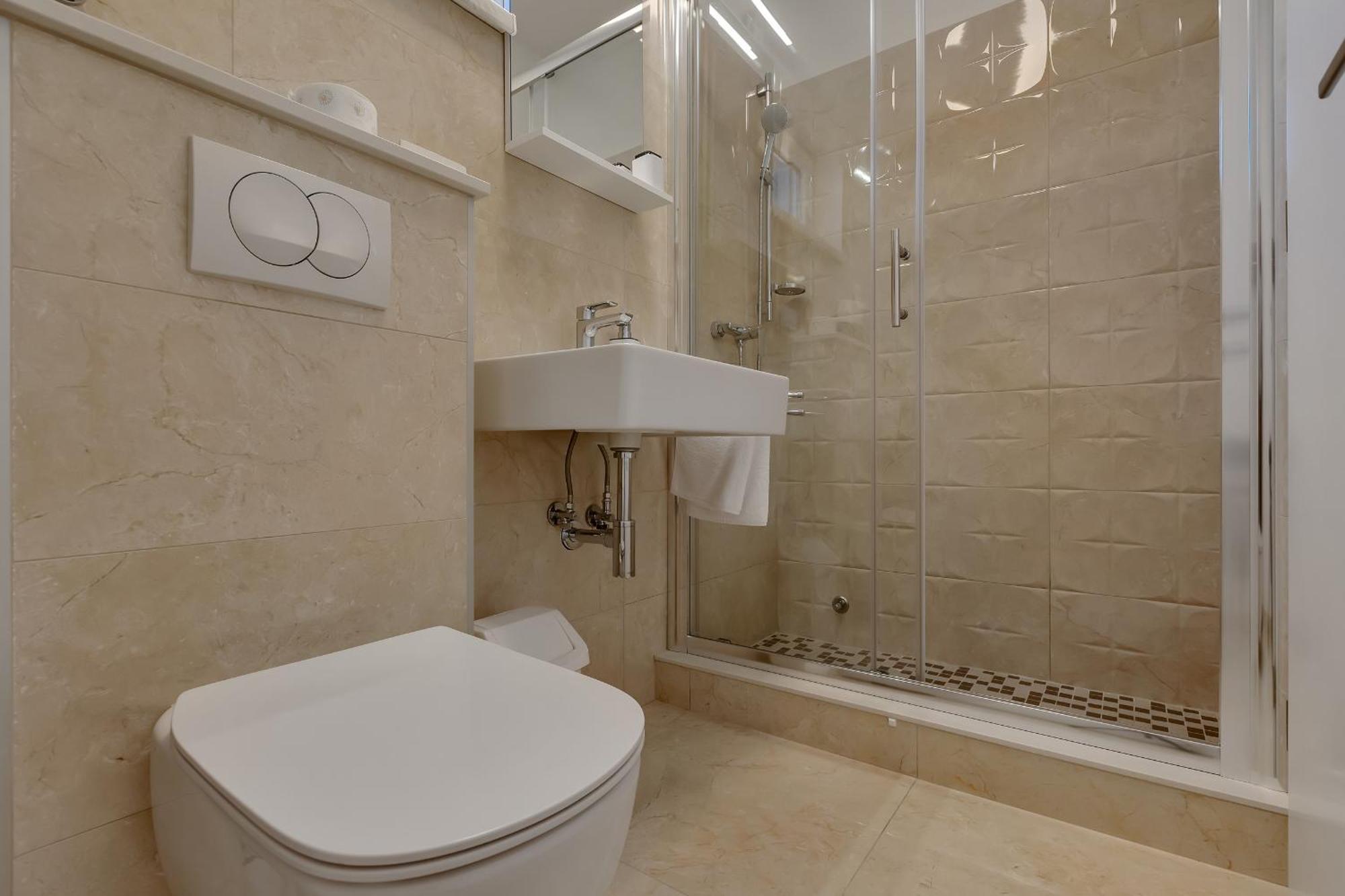 Golden Horizon Retreat Apartment พอดโกรา ภายนอก รูปภาพ