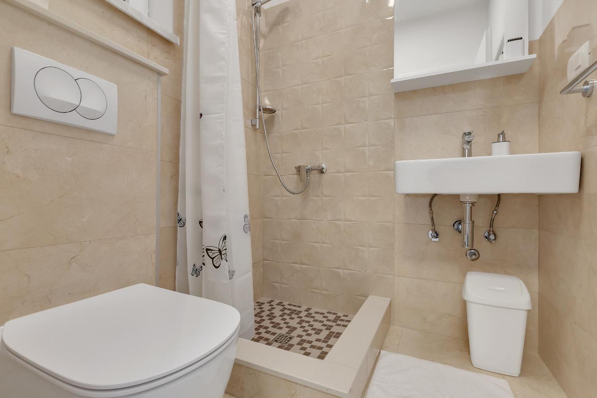 Golden Horizon Retreat Apartment พอดโกรา ภายนอก รูปภาพ
