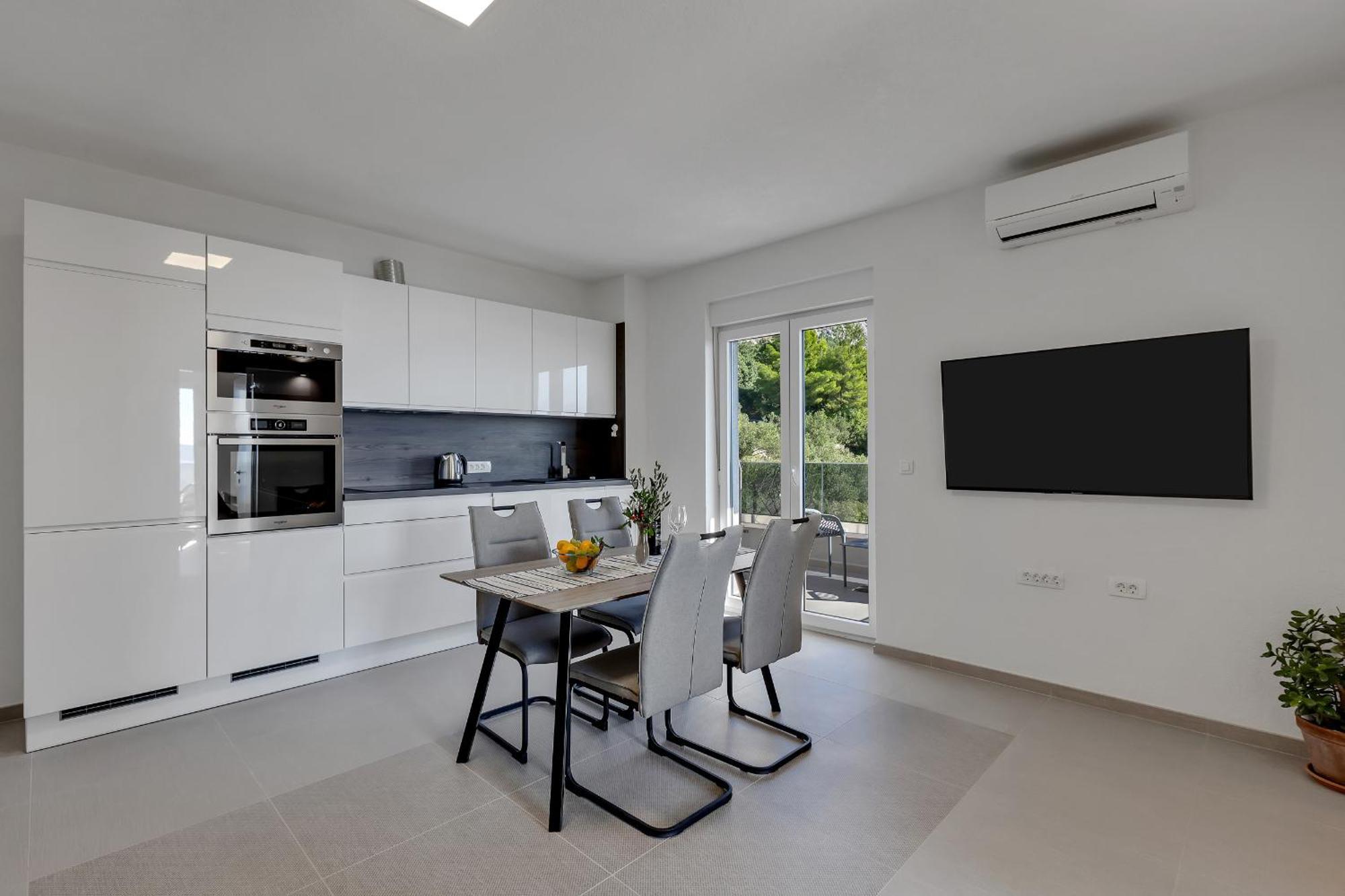Golden Horizon Retreat Apartment พอดโกรา ภายนอก รูปภาพ